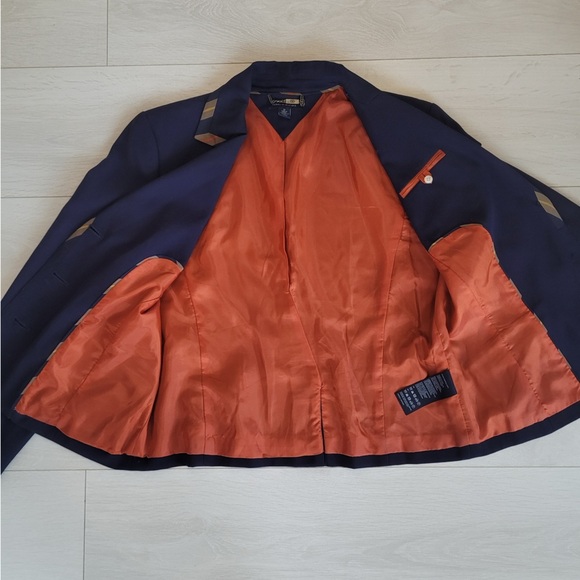 Tommy Hilfiger Navy Blazer 100% Wool with Gold Trim Crest - Picture 4 of 11